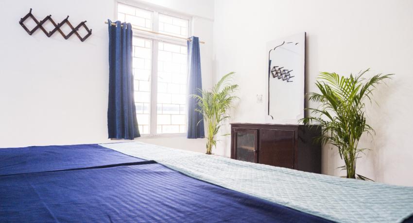 Room 3 - First Floor- King Size bedroom