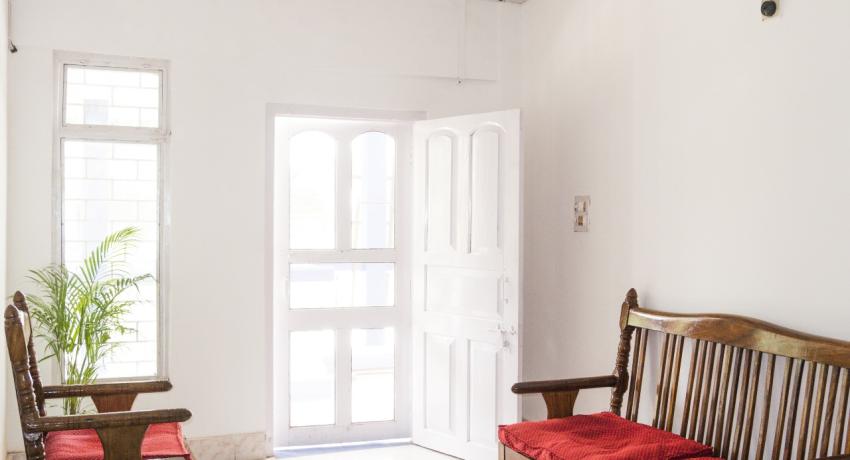 Room 1 - First Floor- Deluxe King Size Bedroom