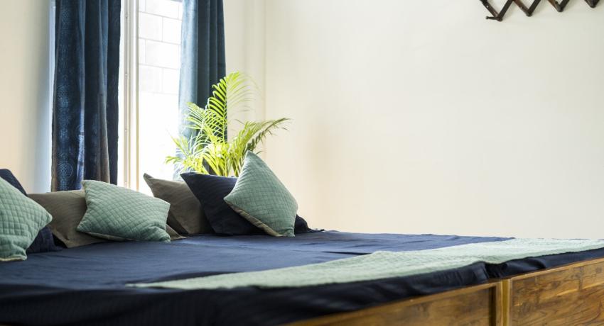 Room 3 - First Floor- King Size bedroom